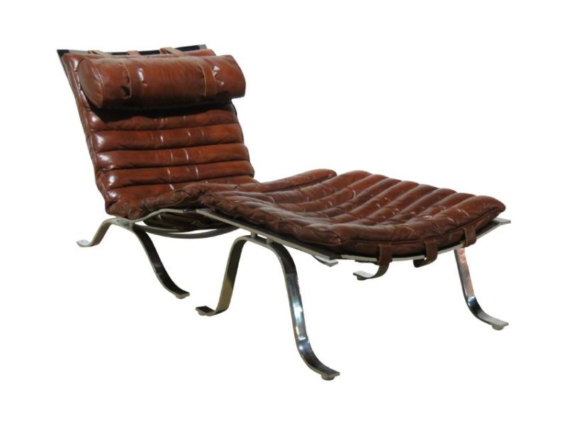 SCANDINAVIAN LEATHER CHAIR WITH OTTOMAN